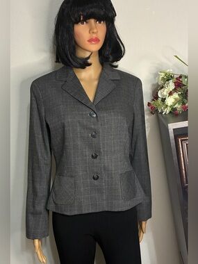 Elie Tahari tailored plaid lined blazer/jacket Size 8-10. Cropped. Versatile